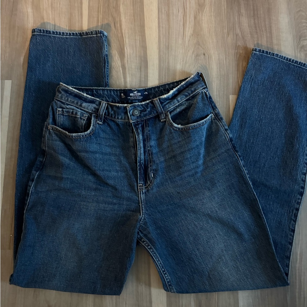 Hollister Women's Dark Blue Straight-Leg Jeans